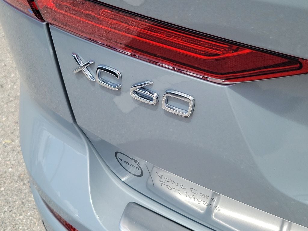2025 Volvo XC60 Plus