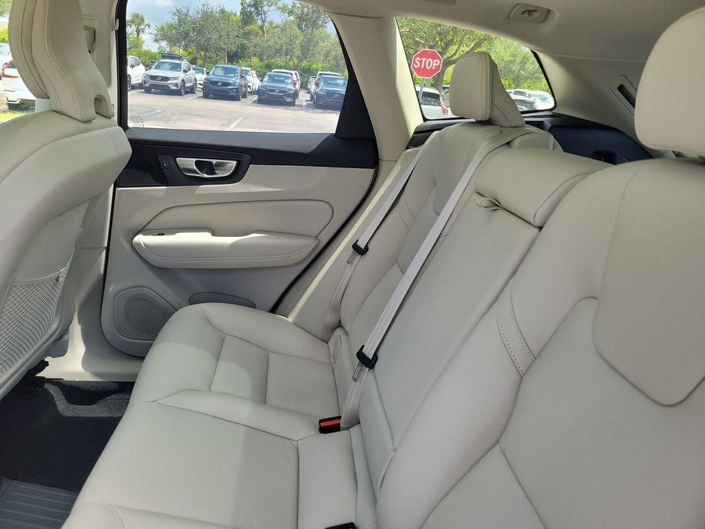 2025 Volvo XC60 Plus