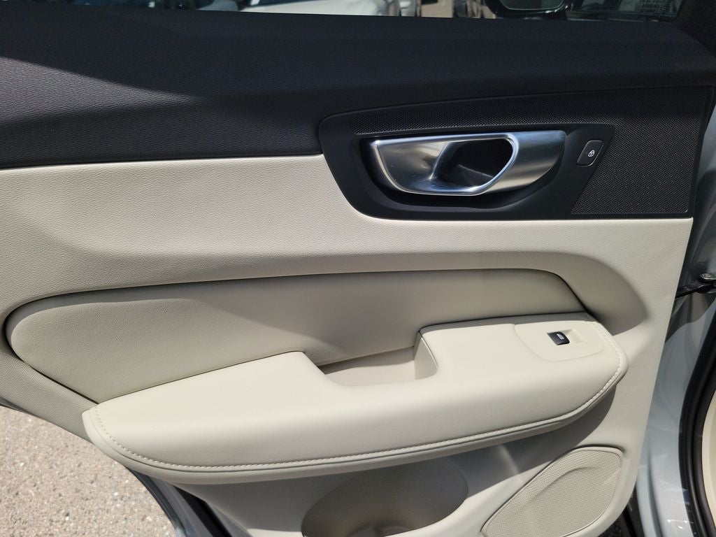 2025 Volvo XC60 Plus