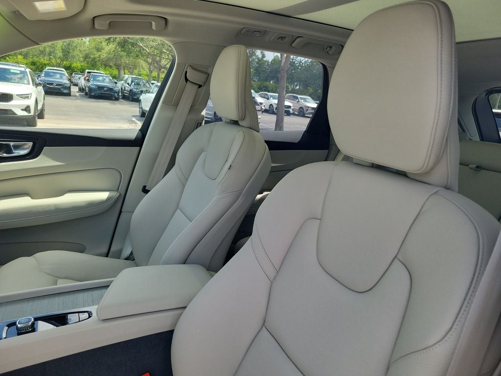 2025 Volvo XC60 Plus