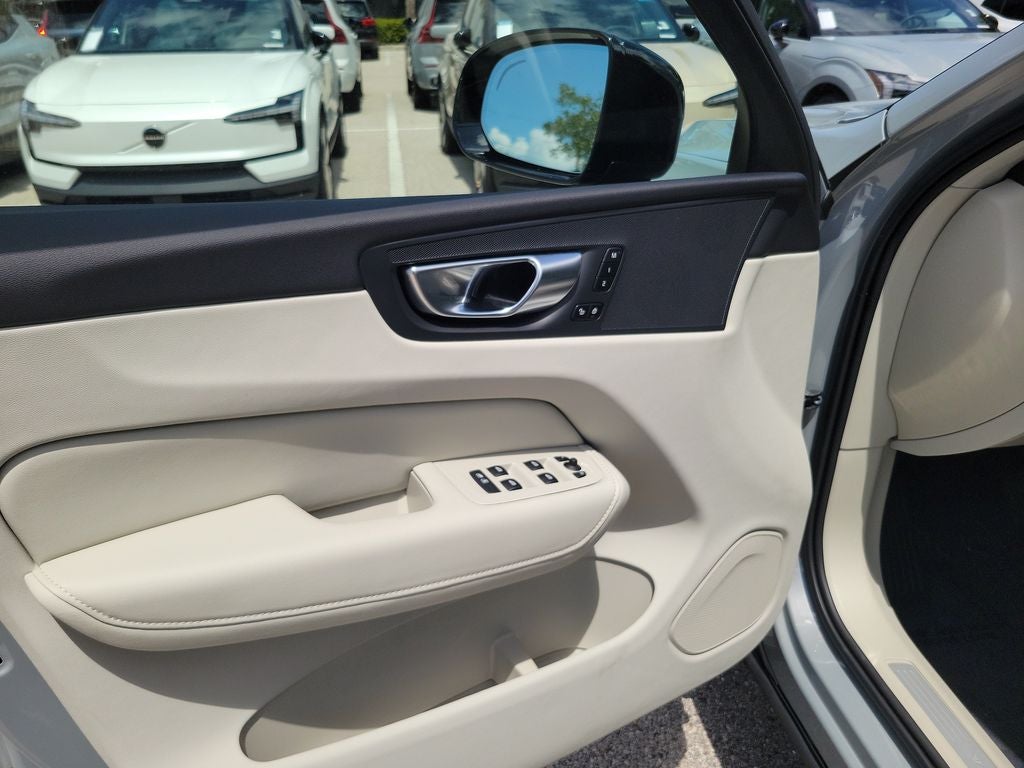 2025 Volvo XC60 Plus