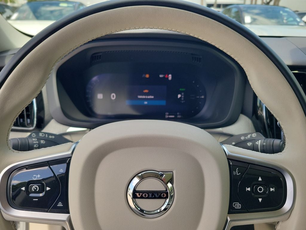 2025 Volvo XC60 Plus