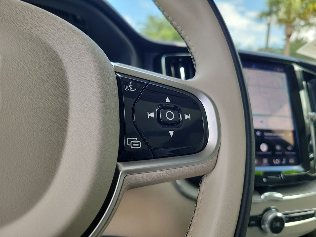 2025 Volvo XC60 Plus
