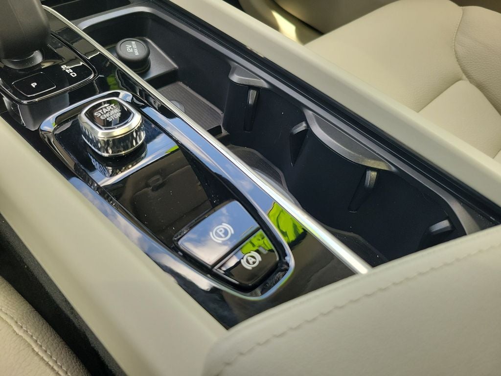 2025 Volvo XC60 Plus