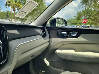 2025 Volvo XC60 Plus