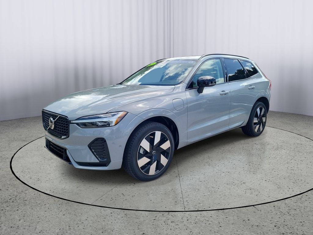2025 Volvo XC60 Plus