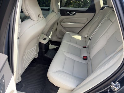 2025 Volvo XC60 Core