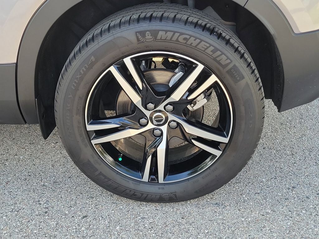2026 Volvo XC40 Core