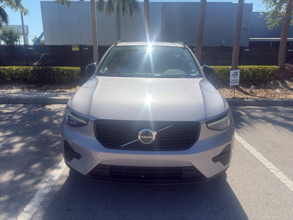2026 Volvo XC40 Plus