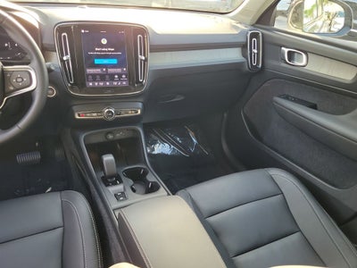 2026 Volvo XC40 Core