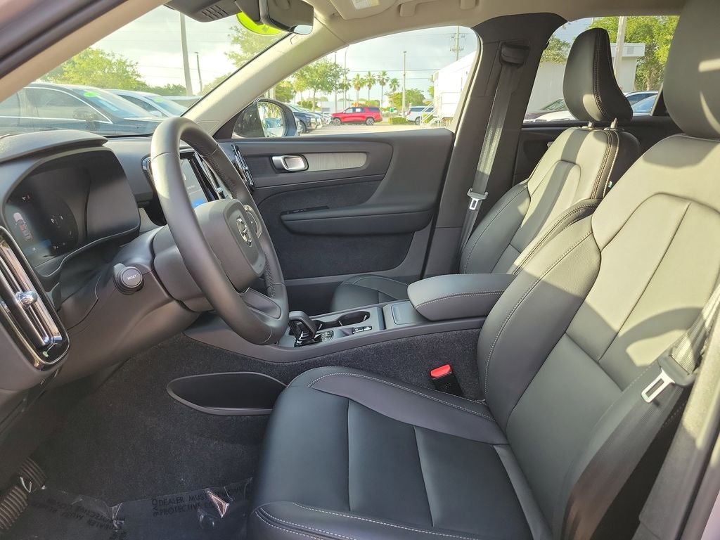 2026 Volvo XC40 Core