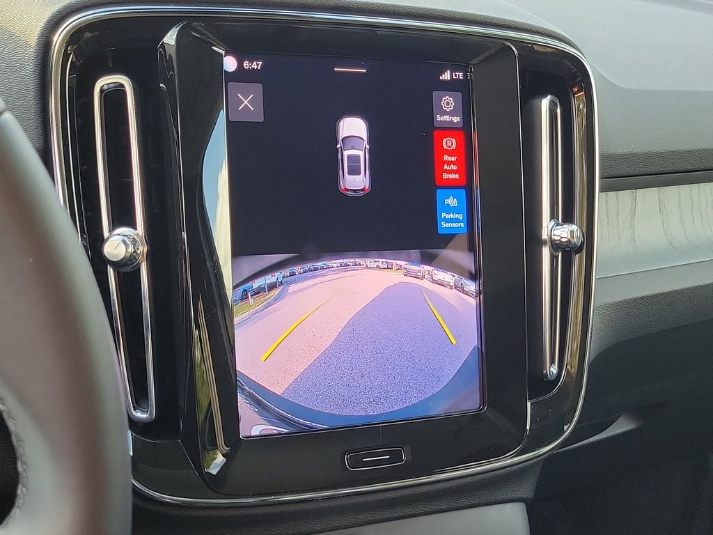 2026 Volvo XC40 Core