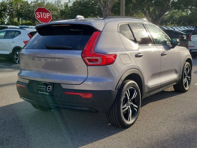2026 Volvo XC40 Core
