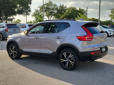 2026 Volvo XC40 Core