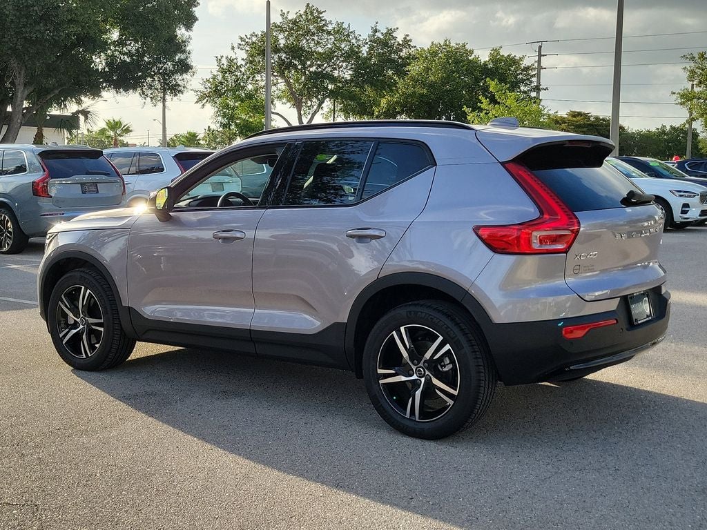 2026 Volvo XC40 Core