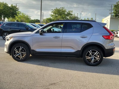 2026 Volvo XC40 Core