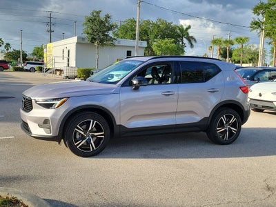 2026 Volvo XC40 Core
