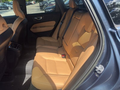 2023 Volvo XC60 Ultimate Bright Theme
