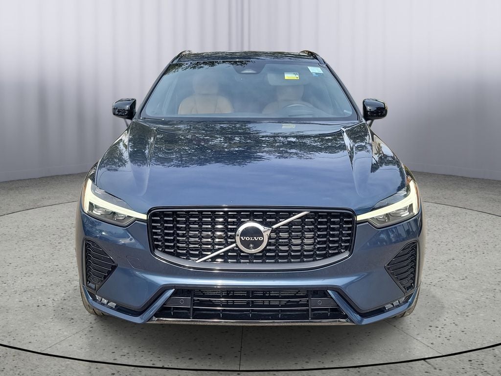 2023 Volvo XC60 Ultimate Dark Theme