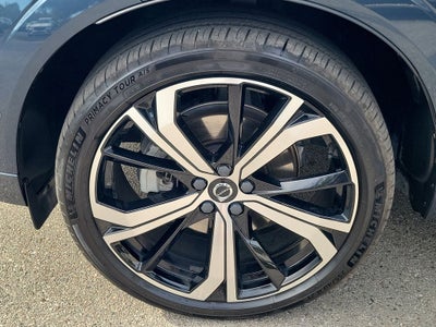 2023 Volvo XC60 Ultimate Dark Theme