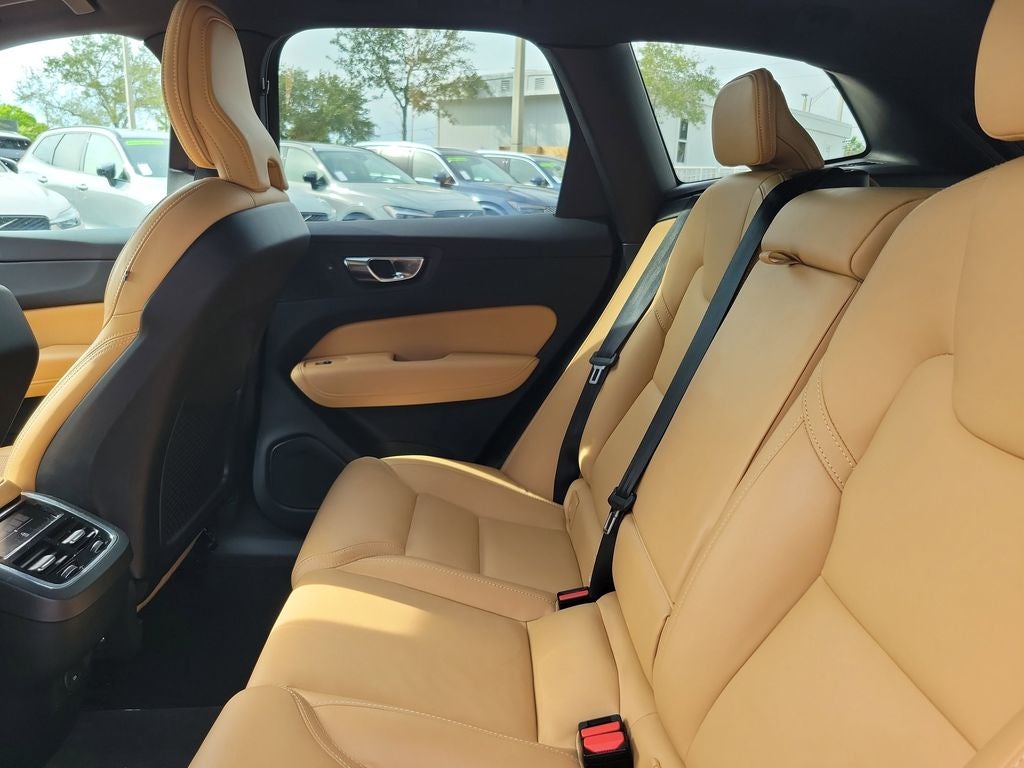 2023 Volvo XC60 Ultimate Dark Theme