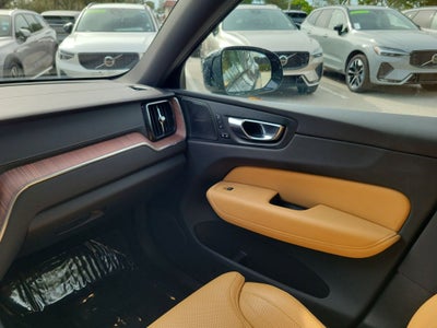 2023 Volvo XC60 Ultimate Dark Theme