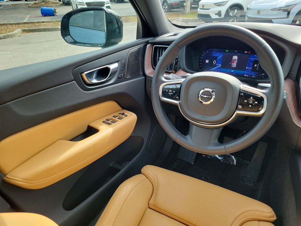 2023 Volvo XC60 Ultimate Dark Theme