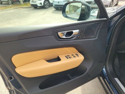 2023 Volvo XC60 Ultimate Dark Theme