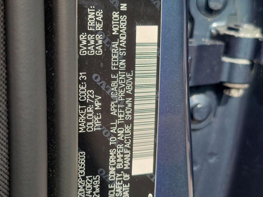 2023 Volvo XC60 Ultimate Dark Theme