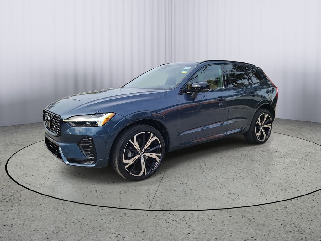 2023 Volvo XC60 Ultimate Dark Theme