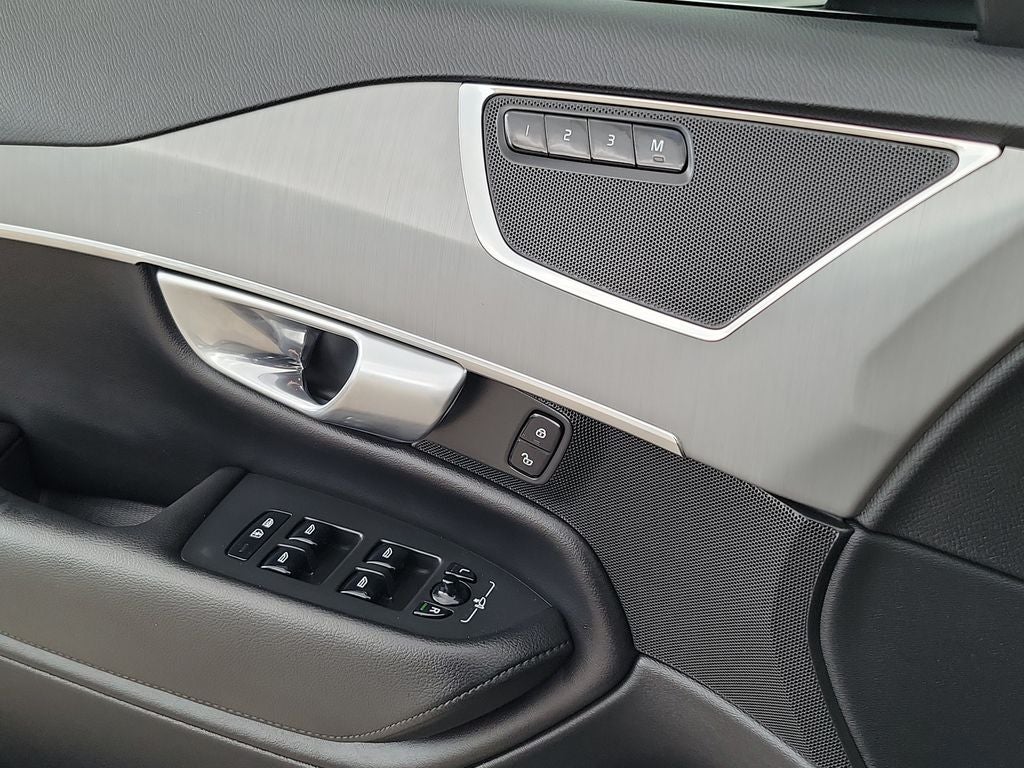 2023 Volvo XC90 Core