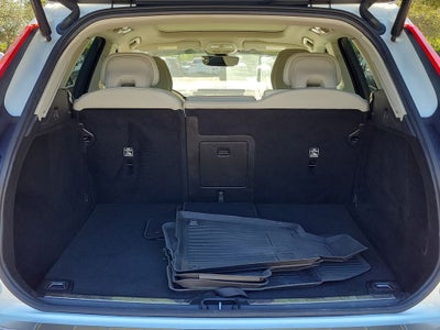 2023 Volvo XC60 Plus Bright Theme