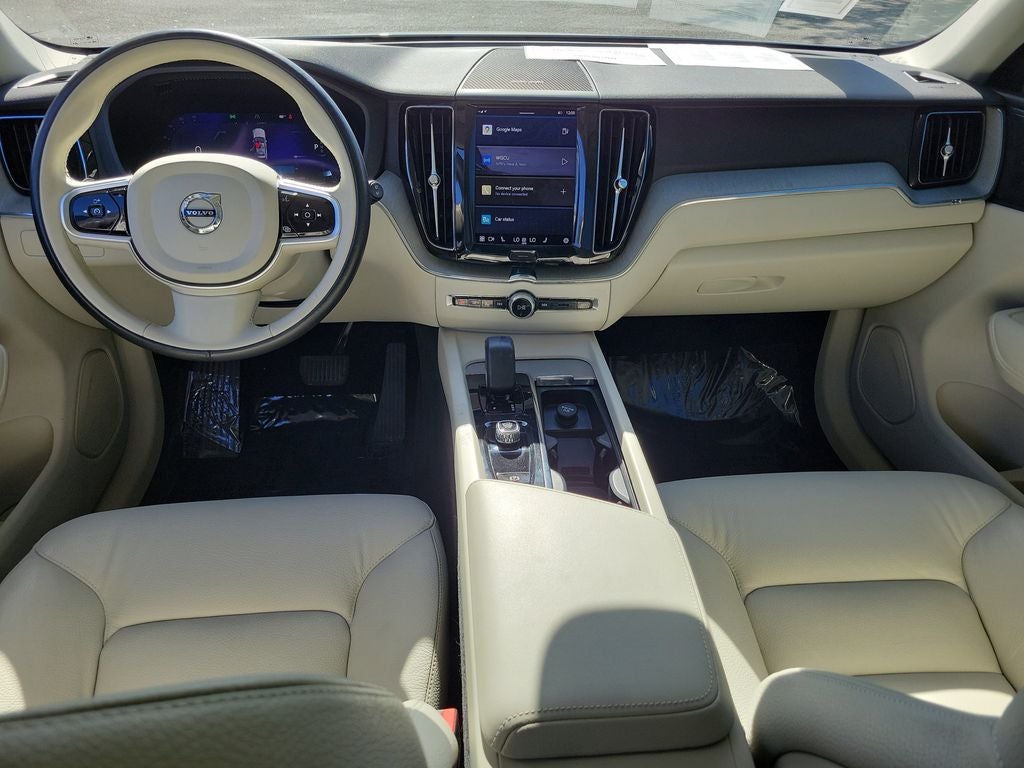 2023 Volvo XC60 Plus Bright Theme