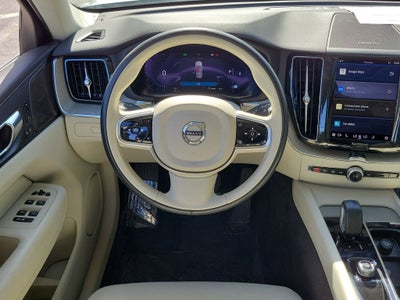 2023 Volvo XC60 Plus Bright Theme