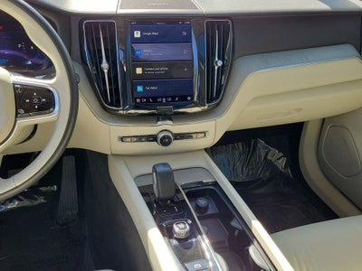 2023 Volvo XC60 Plus Bright Theme
