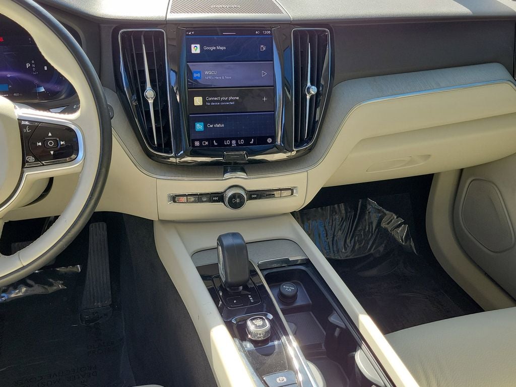 2023 Volvo XC60 Plus Bright Theme
