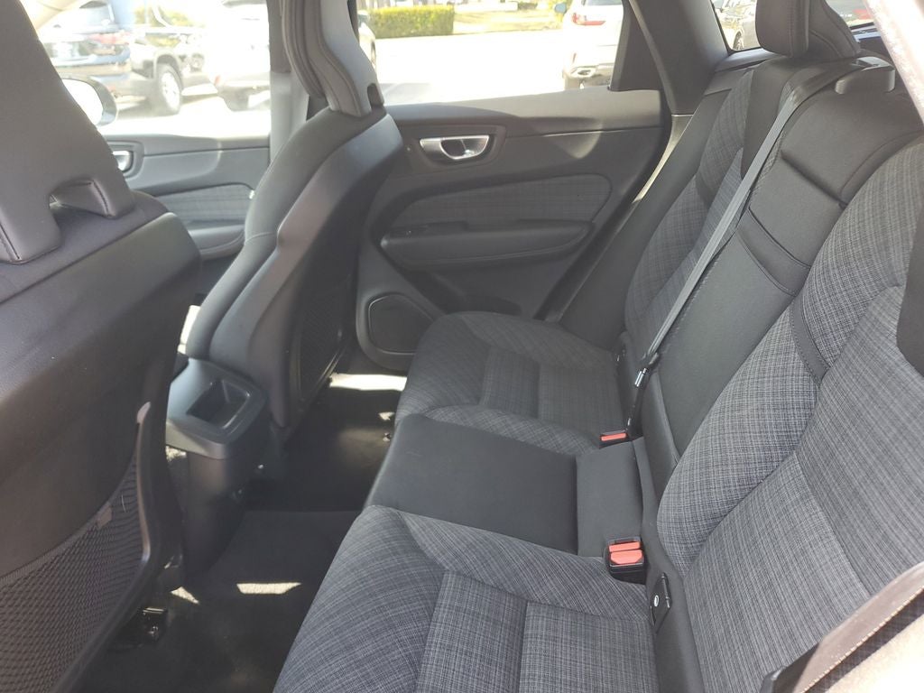 2024 Volvo XC60 Core Dark Theme