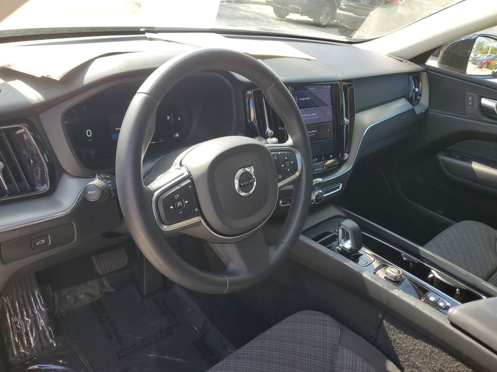 2024 Volvo XC60 Core Dark Theme