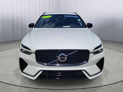 2024 Volvo XC60 Plus Dark Theme