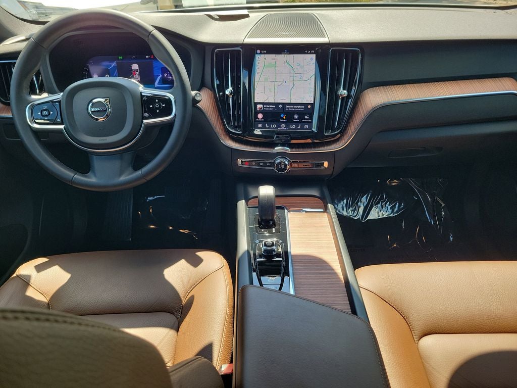 2024 Volvo XC60 Plus Dark Theme