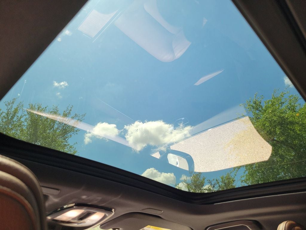 2024 Volvo XC60 Plus Dark Theme