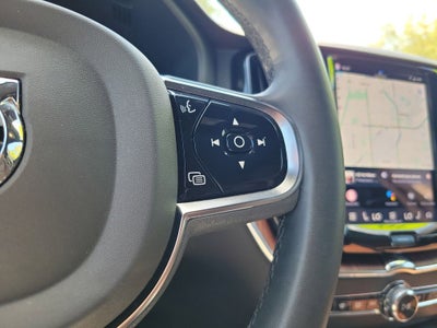 2024 Volvo XC60 Plus Dark Theme