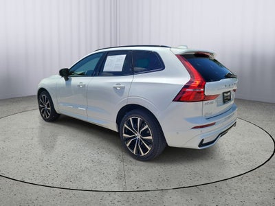 2024 Volvo XC60 Plus Dark Theme