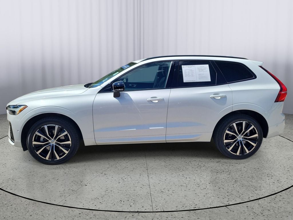 2024 Volvo XC60 Plus Dark Theme