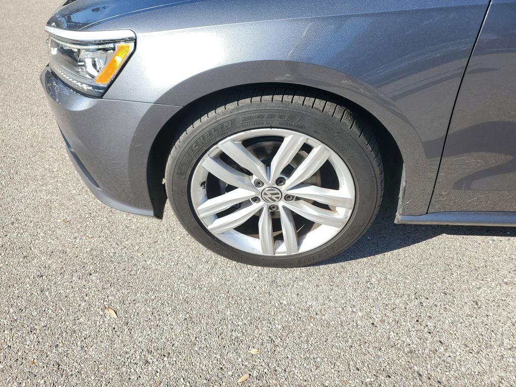 2018 Volkswagen Passat 2.0T SE