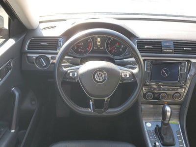 2018 Volkswagen Passat 2.0T SE