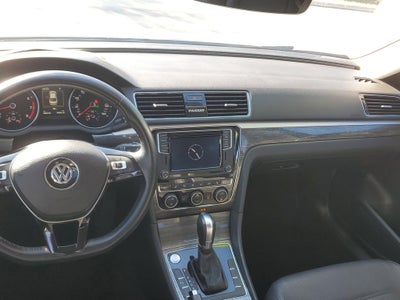 2018 Volkswagen Passat 2.0T SE