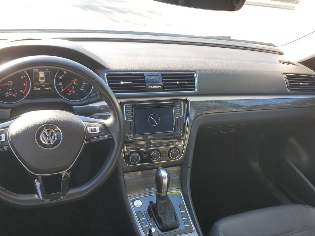 2018 Volkswagen Passat 2.0T SE