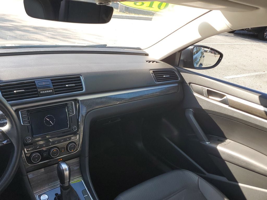 2018 Volkswagen Passat 2.0T SE