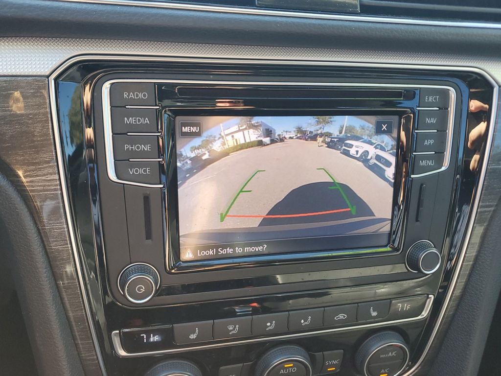 2018 Volkswagen Passat 2.0T SE